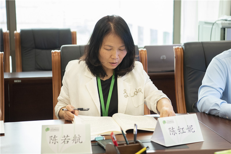 黃晨 攝.jpg 黃晨 攝.jpg