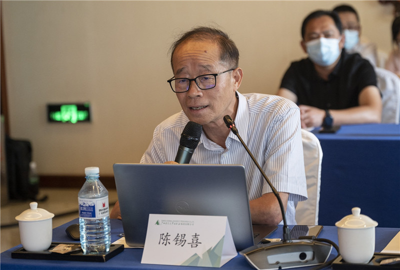 9 上海交通大學(xué)講席教授、中央馬克思主義理論研究和建設工程首席專(zhuān)家陳錫喜作主旨演講（李顯楊 攝）.jpg