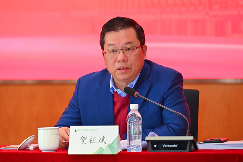 3.校黨委書(shū)記、校編審委員會(huì )主任委員賀祖斌作總結講話(huà).jpg