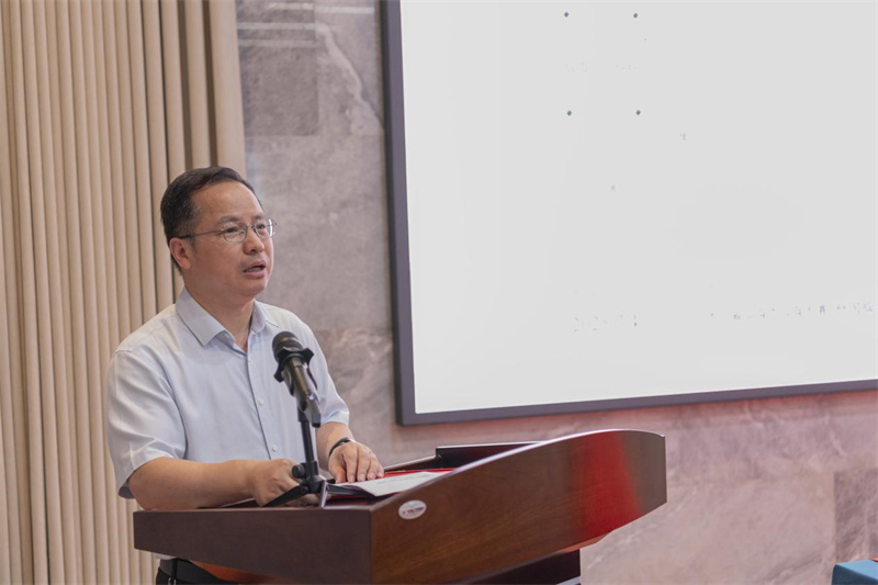 臺州學(xué)院黨委委員、紀委書(shū)記、監察專(zhuān)員樓膽群致辭  鄭斌斌 攝.jpg