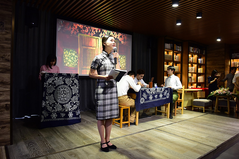 《花橋榮記》話(huà)劇表演（李顯楊 攝）.jpg