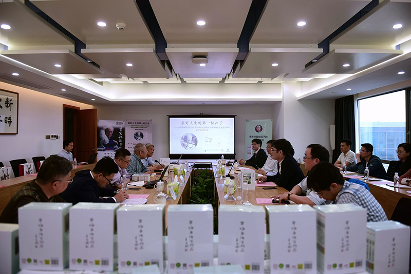 系好人生的第一?？圩印劶玖w林作品對當代青少年的啟迪暨紀念季羨林先生逝世十周年學(xué)術(shù)文化研討會(huì )現場(chǎng)3（廖茹畫(huà)攝）.jpg