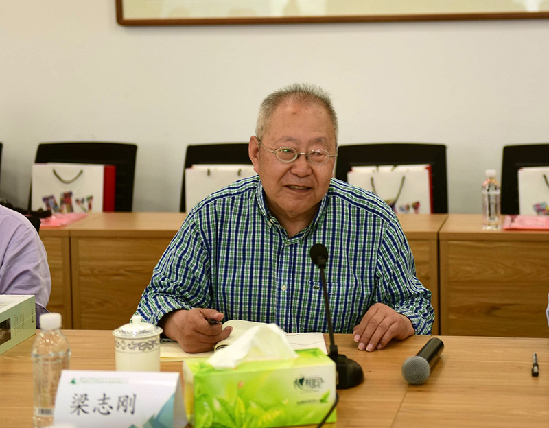 季羨林學(xué)生，北京市教育學(xué)會(huì )文化傳承與創(chuàng  )新教育研究會(huì )顧問(wèn)，曾任國家檔案局中央檔案館司長(cháng)的梁志剛先生發(fā)言（廖茹畫(huà)攝）.jpg