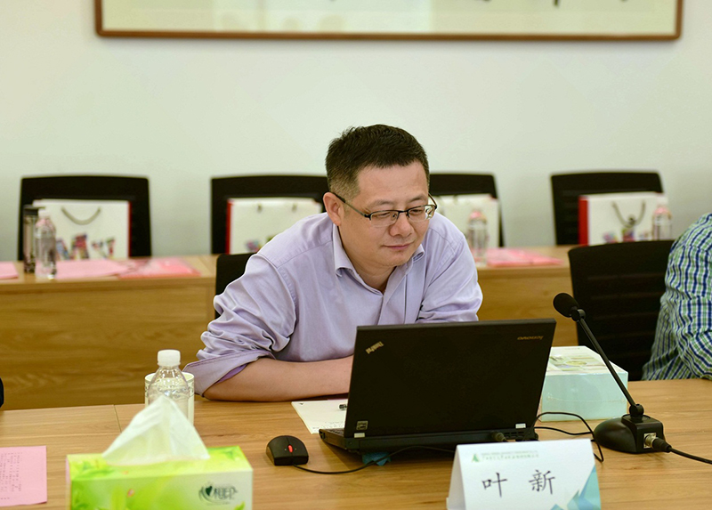 季羨林研究專(zhuān)家，北京印刷學(xué)院新聞出版學(xué)院編輯出版系教授、博士，中國編輯學(xué)會(huì )理事葉新發(fā)言（廖茹畫(huà)攝）.jpg