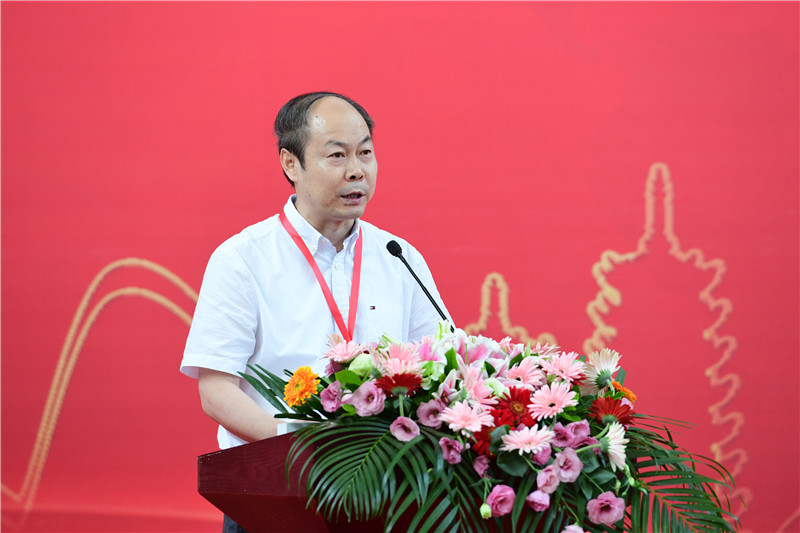 中國出版協(xié)會(huì )常務(wù)理事、陜西師大出版社董事長(cháng)兼社長(cháng)劉東風(fēng)致辭 李顯楊 攝.JPG