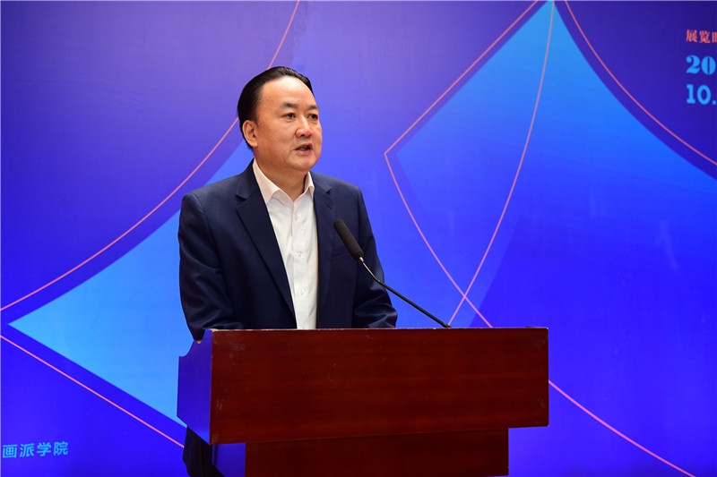 4全國人大常委、廣西文聯(lián)副主席、廣西藝術(shù)學(xué)院校長(cháng)鄭軍里致辭（李顯楊 攝）.JPG