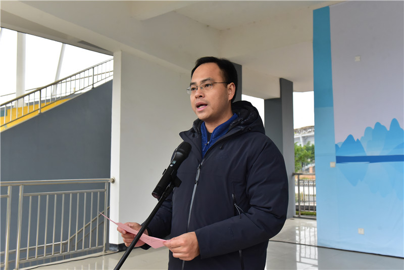 5廣西師范大學(xué)漓江學(xué)院校黨委副書(shū)記、副校長(cháng)鄧志平致歡迎辭（秦念  攝）.JPG