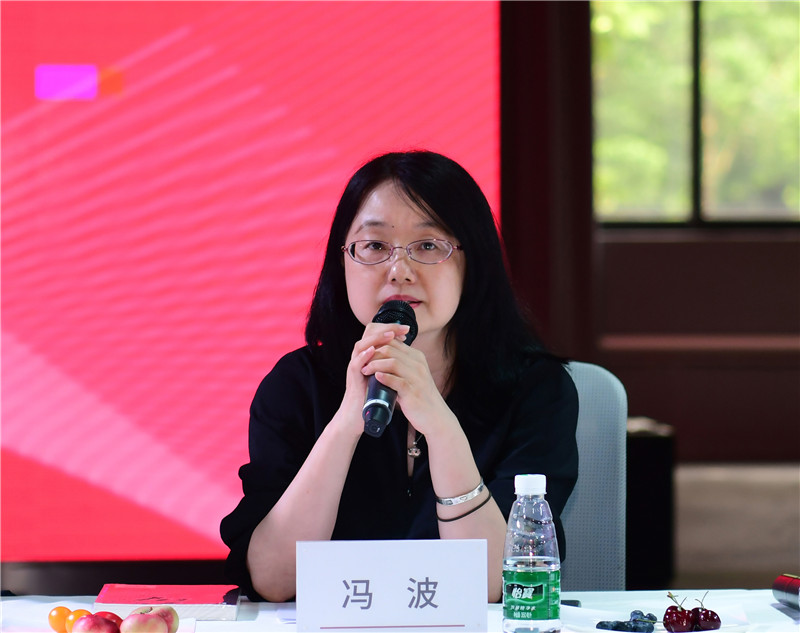 廣西師范大學(xué)出版社集團副總編輯馮波出席本次簽約儀式（秦念 攝）.JPG